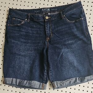 Apt.9 Essentials Cuffed Jean 8" Shorts Sz 16 Bermuda